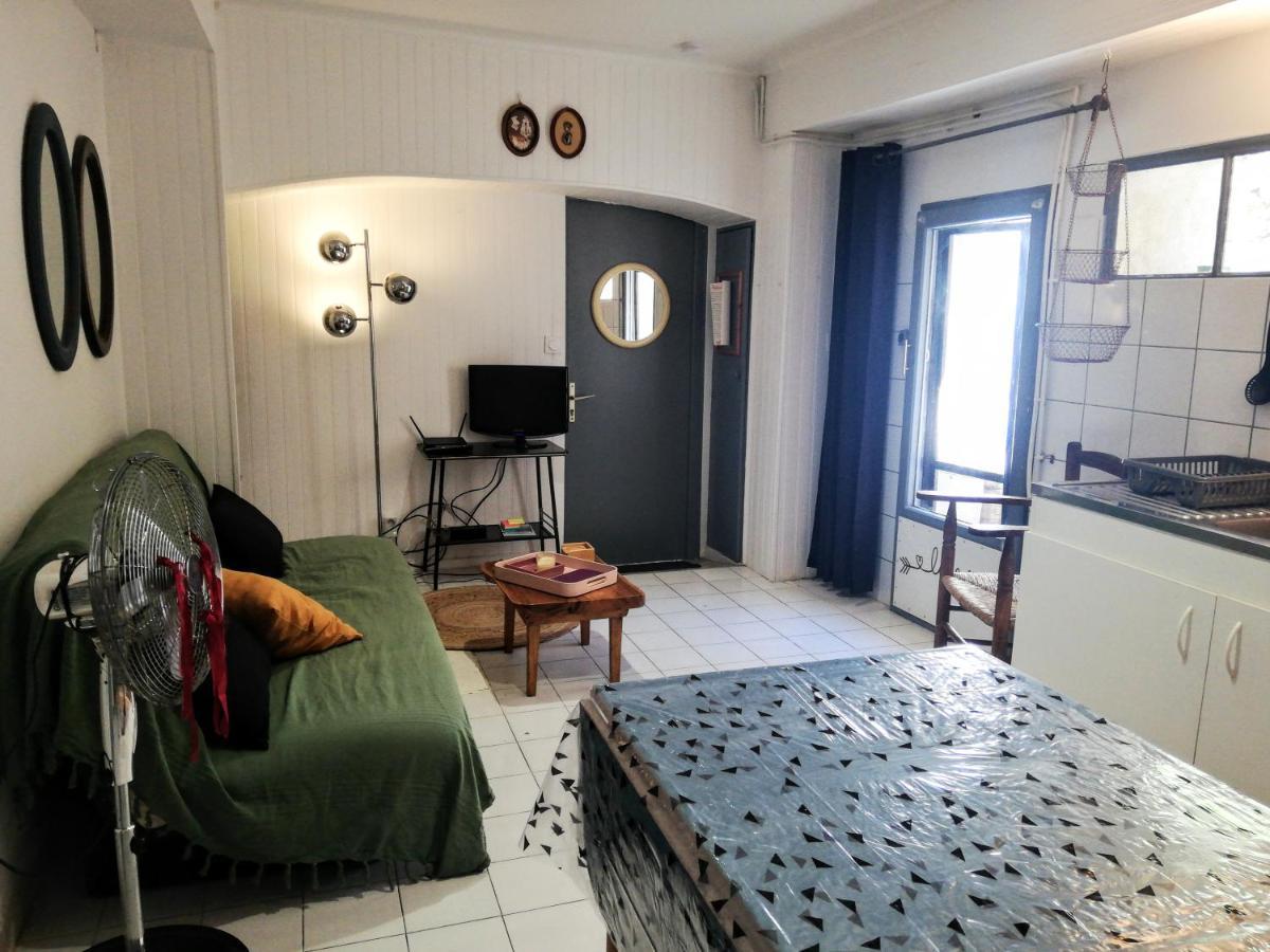 Charmant appartement en centre-ville médiéval Gigean Exterior foto